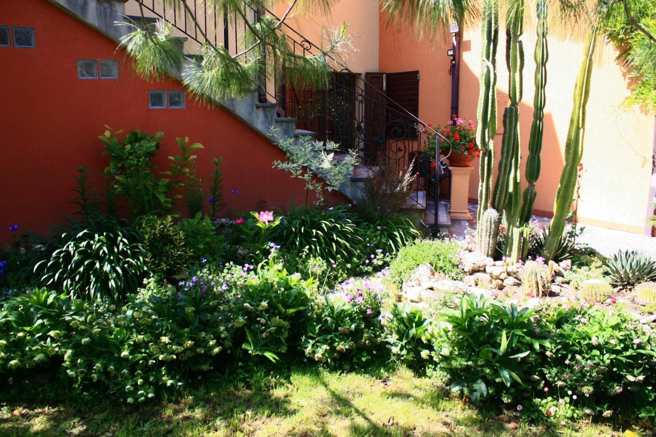 Garden Fuorirotta Bed & Breakfast San Giovanni Teatino Ngoại thất bức ảnh